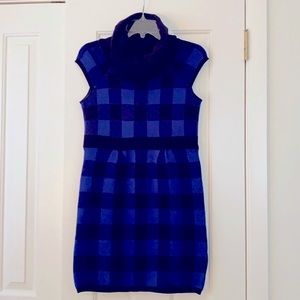 JJ always attractive dress. Can be dressed up or down 😊. Like new condition